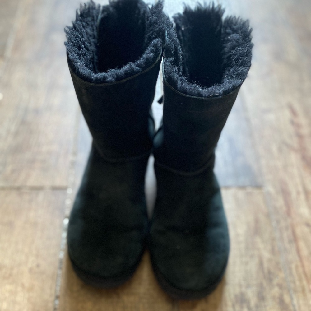 UGG Bailey Bow half calf boots 8